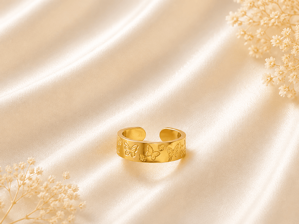 Gold Engraved Band Ring - violinas