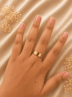 Gold Engraved Band Ring - violinas