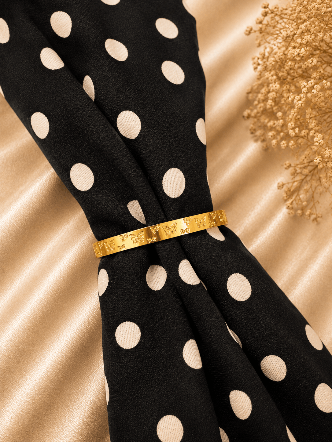 Gold Engraved Slim Bangle Bracelet - violinas